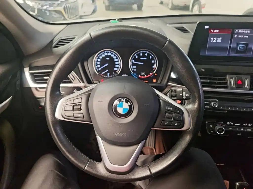 BMW X1 — фото 11
