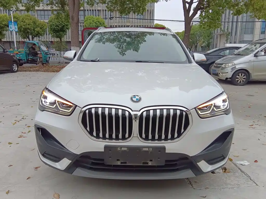 BMW X1 — фото 2