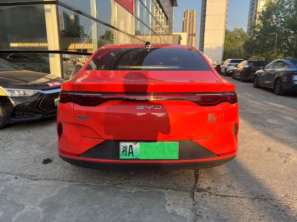 BYD Qin L — фото 8