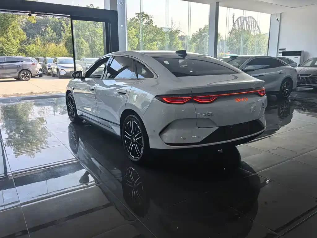BYD Qin L — фото 4