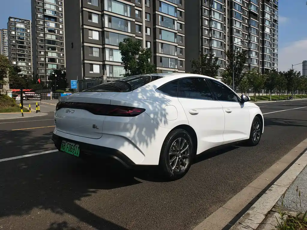 BYD Qin L — фото 5