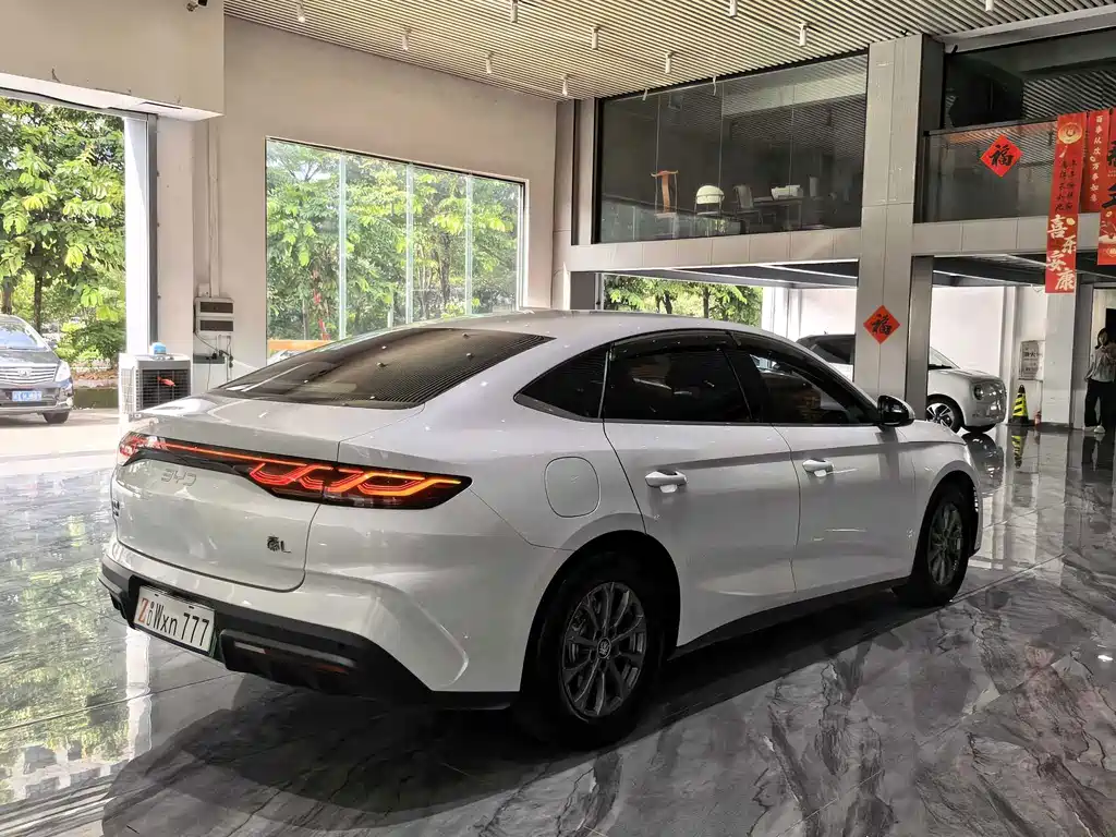 BYD Qin L — фото 20