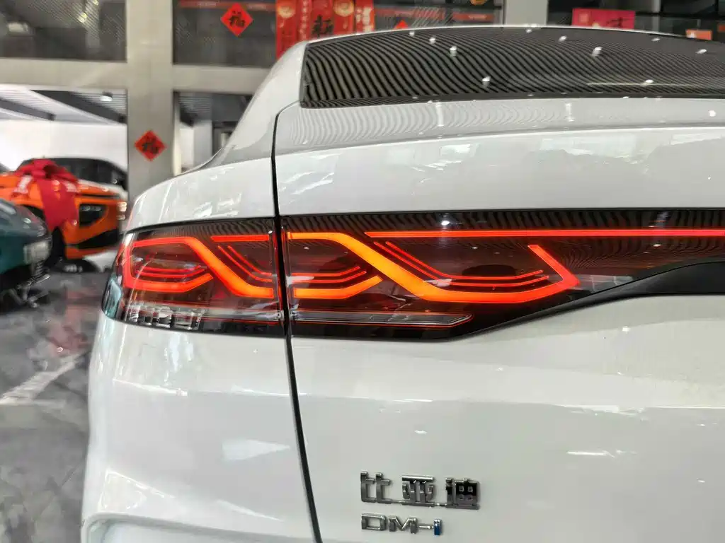 BYD Qin L — фото 25