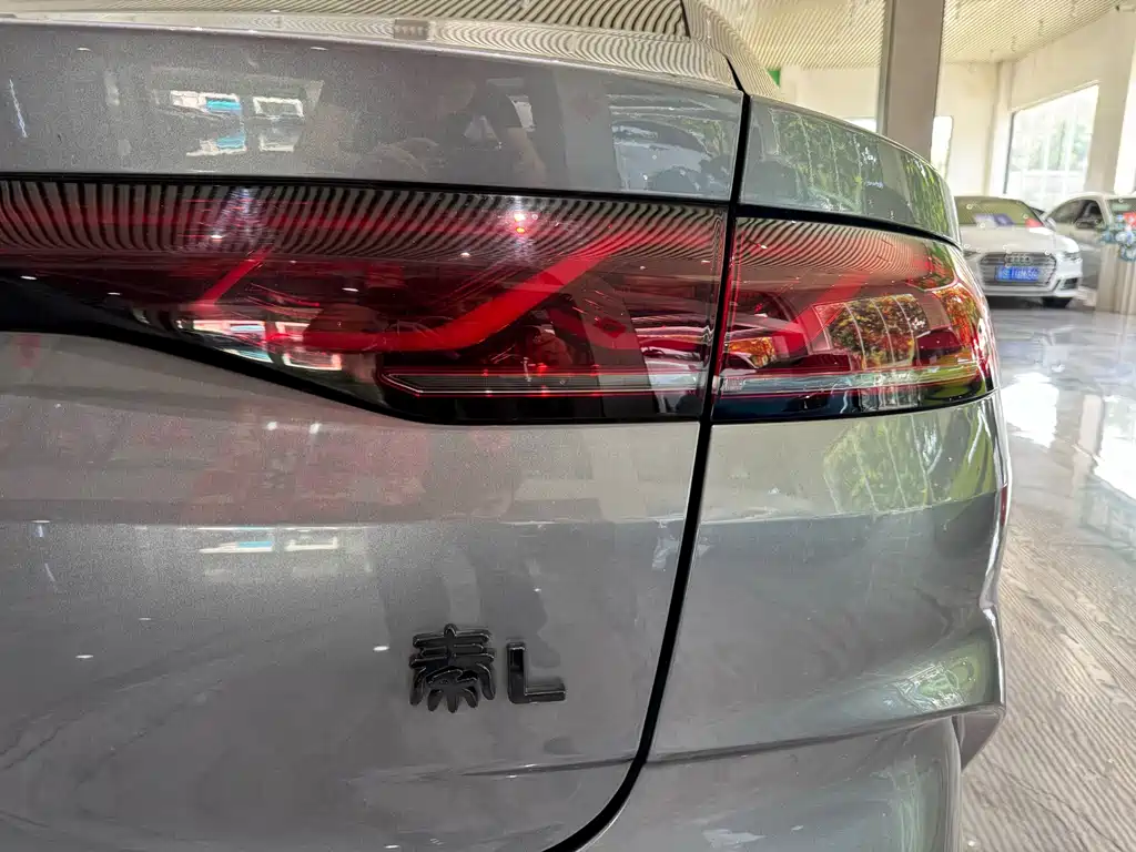 BYD Qin L — фото 20