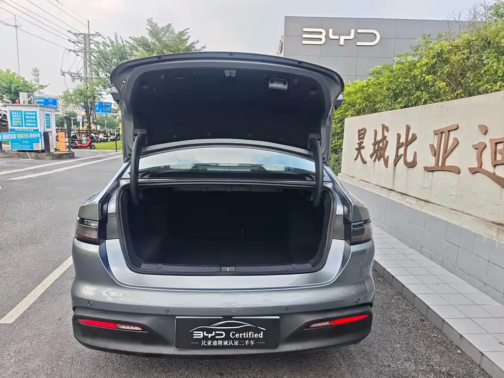 BYD Seal 05 DM-i — фото 11