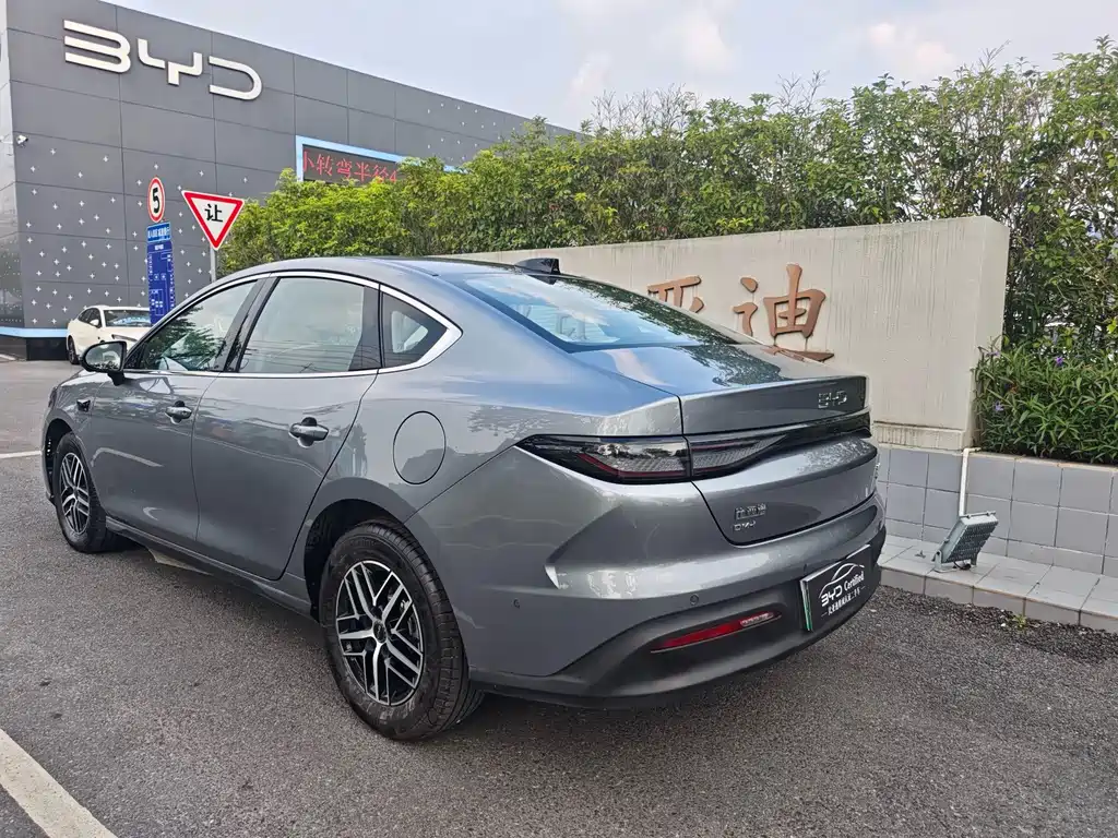 BYD Seal 05 DM-i — фото 9