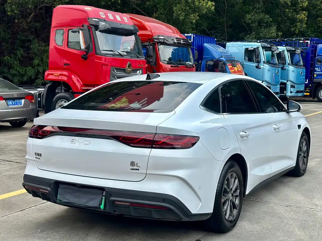 BYD Qin L — фото 4
