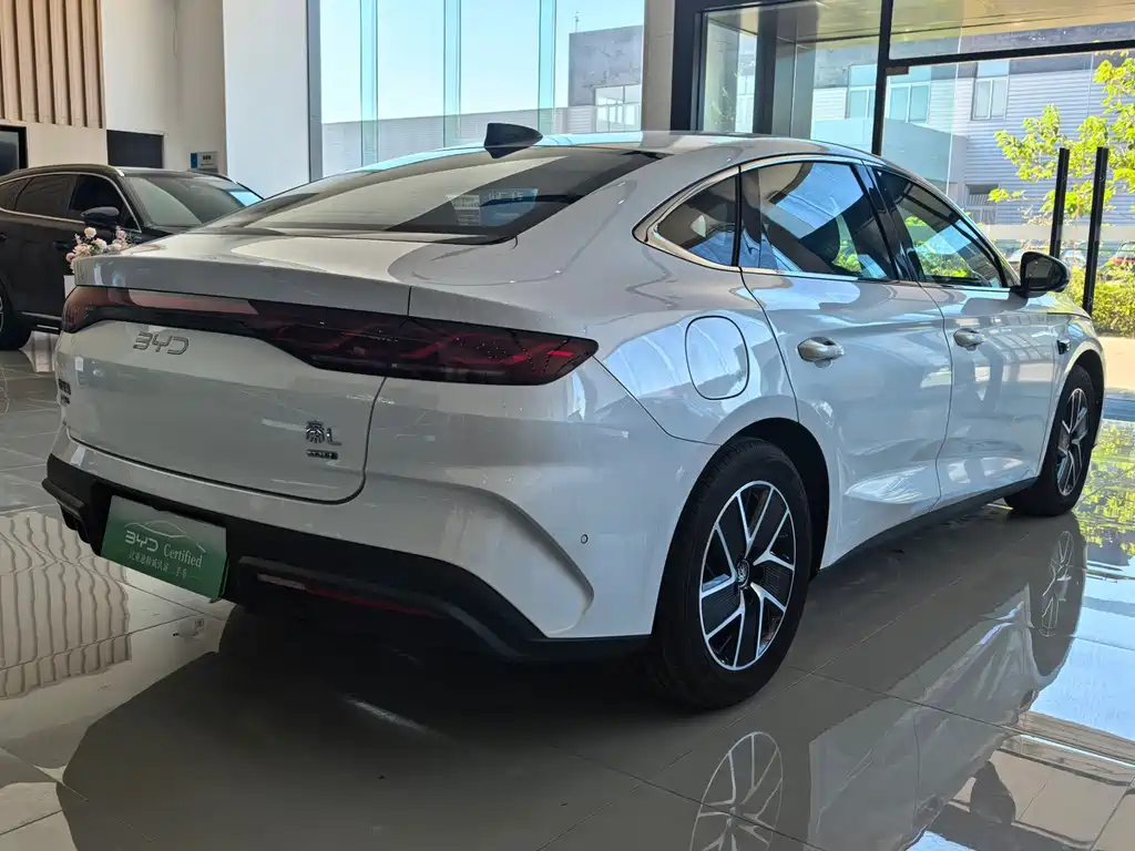 BYD Qin L — фото 9
