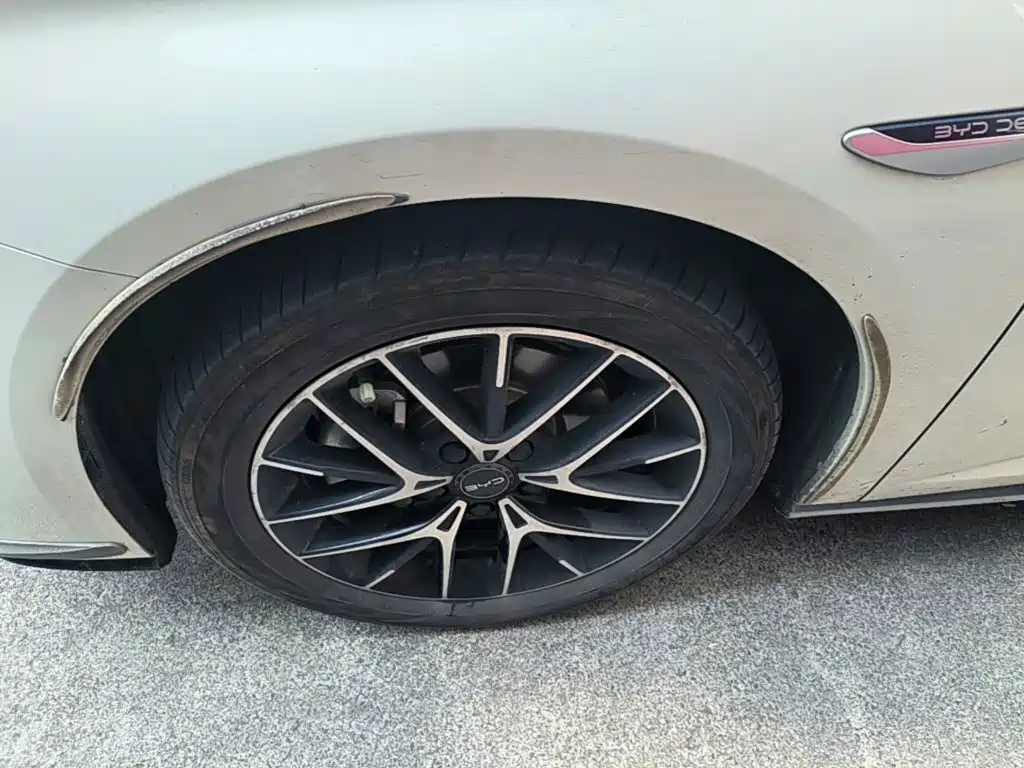 BYD Seal 07 DM-i — фото 22