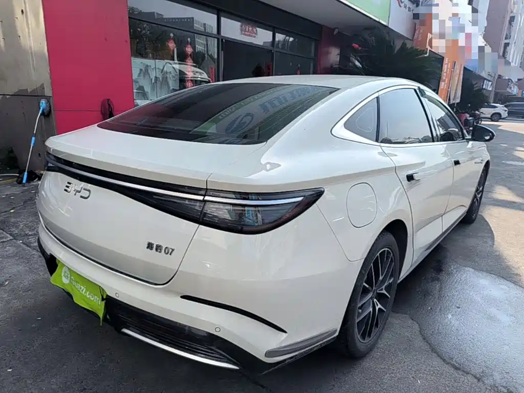 BYD Seal 07 DM-i — фото 6