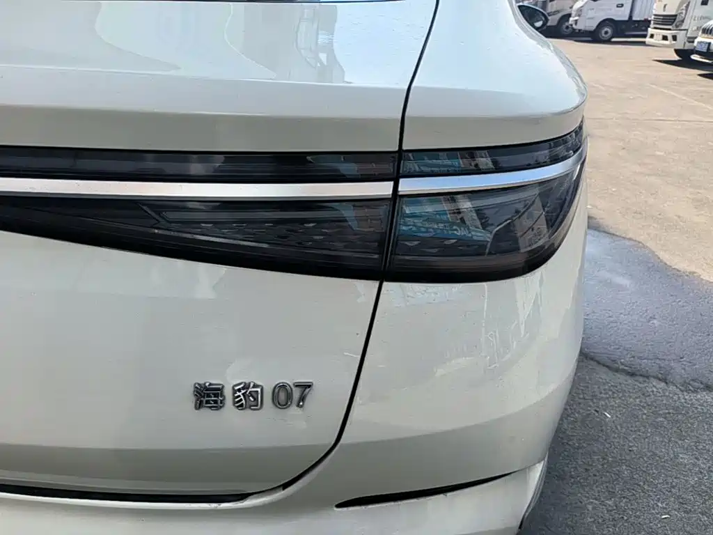 BYD Seal 07 DM-i — фото 7