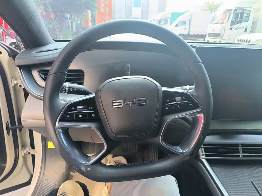 BYD Seal 07 DM-i — фото 10