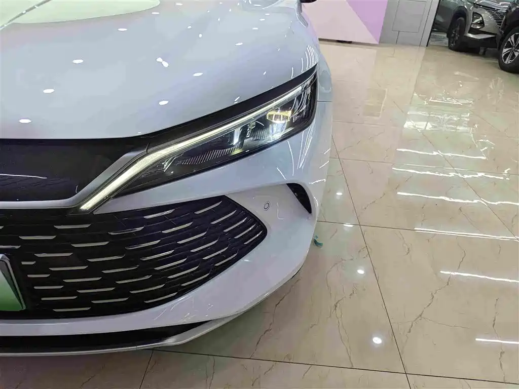 BYD Qin L — фото 11