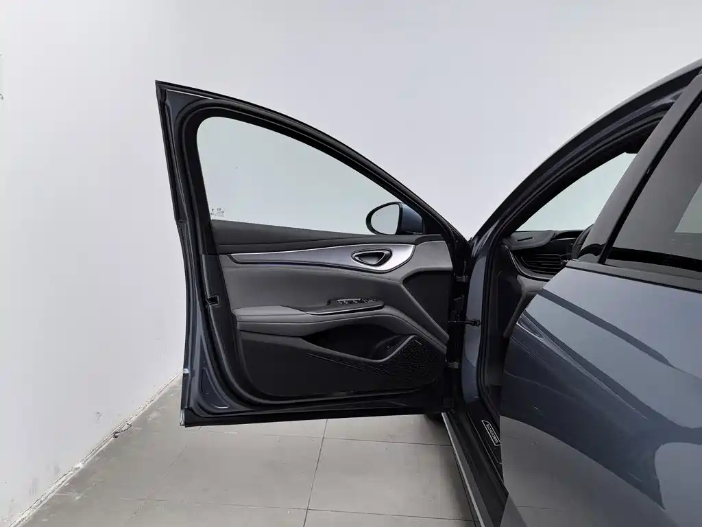 BYD Seal 07 DM-i — фото 8