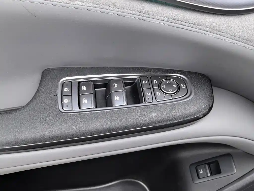 BYD Seal 07 DM-i — фото 9