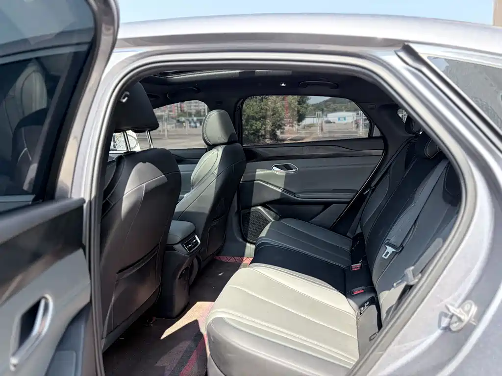 BYD Qin L — фото 10