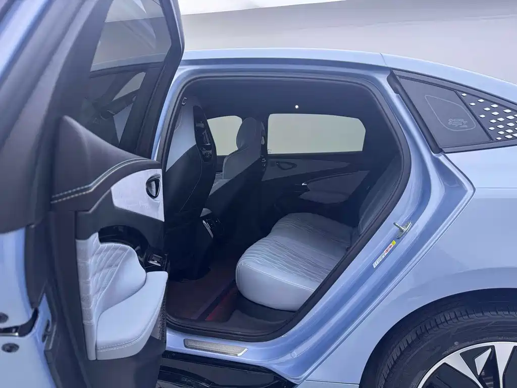 BYD Seal — фото 6