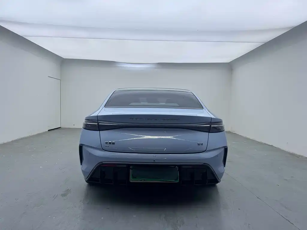 BYD Seal — фото 8