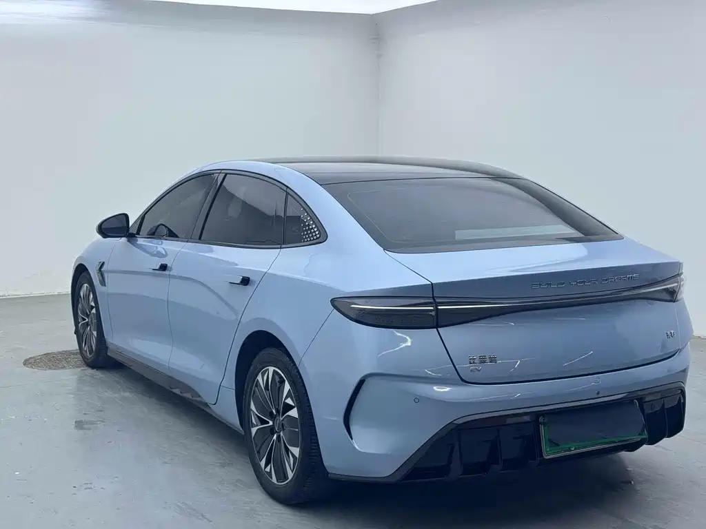 BYD Seal — фото 9
