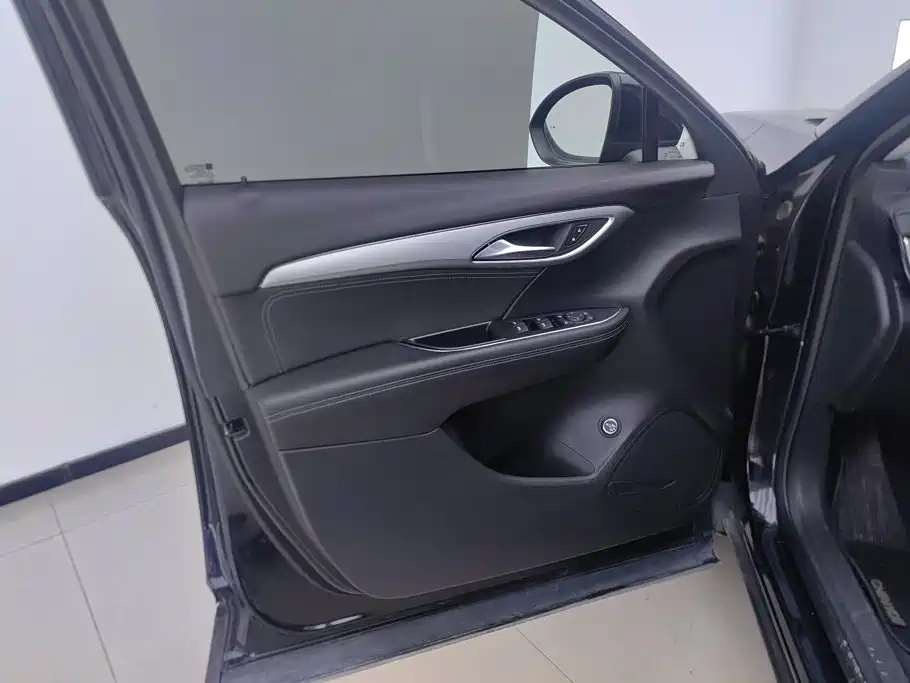 Buick Envision Plus — фото 7