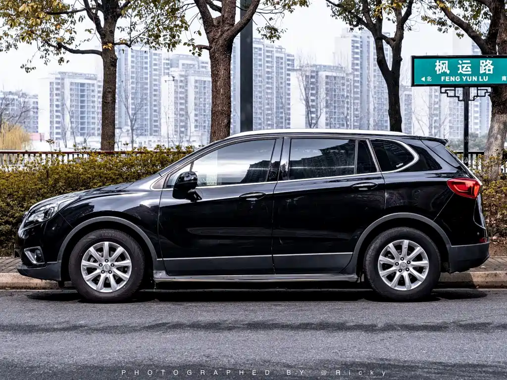 Buick Envision Plus — фото 2