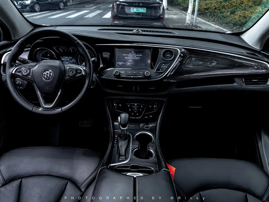 Buick Envision Plus — фото 3