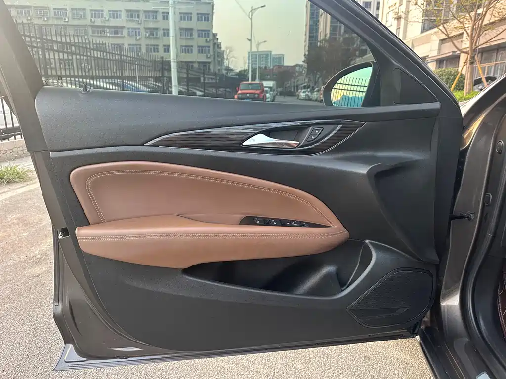Buick Regal — фото 13