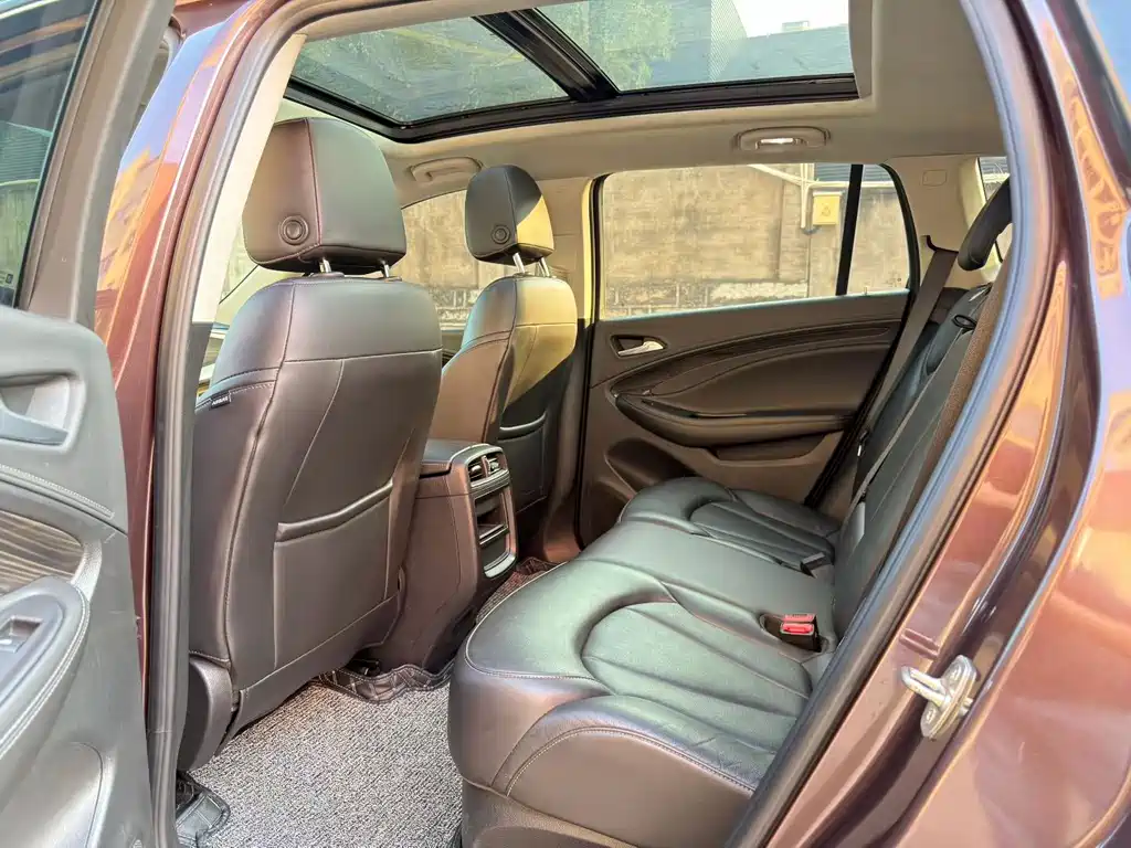 Buick Envision Plus — фото 6