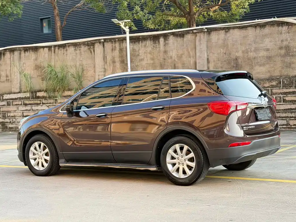 Buick Envision Plus — фото 7