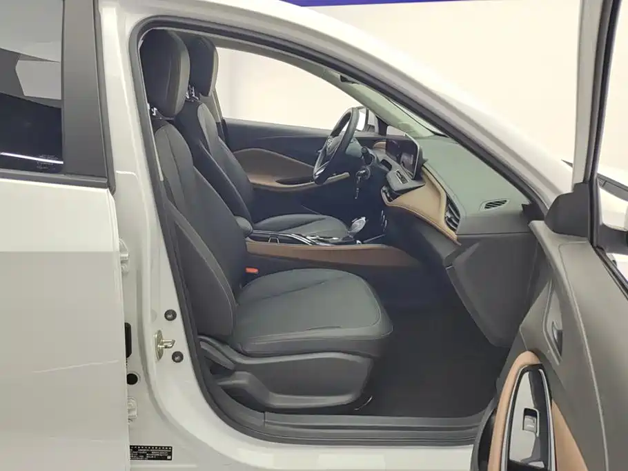 Buick Verano — фото 8