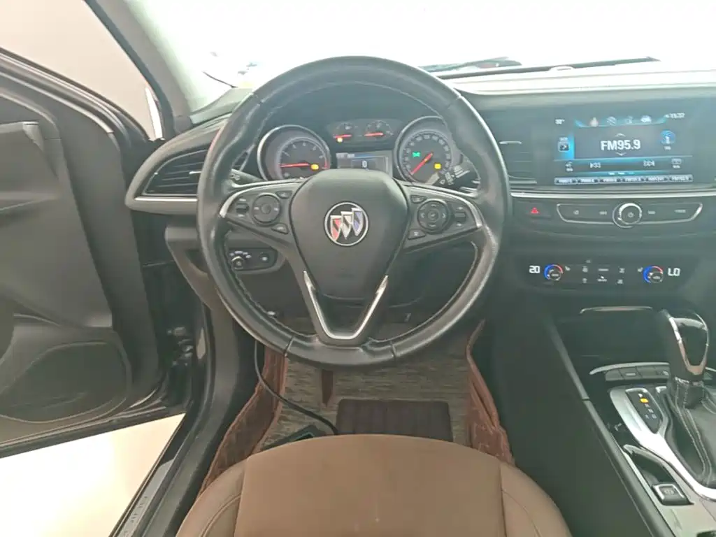 Buick Regal — фото 11