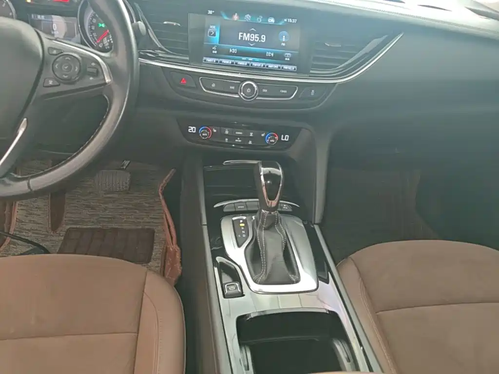 Buick Regal — фото 13