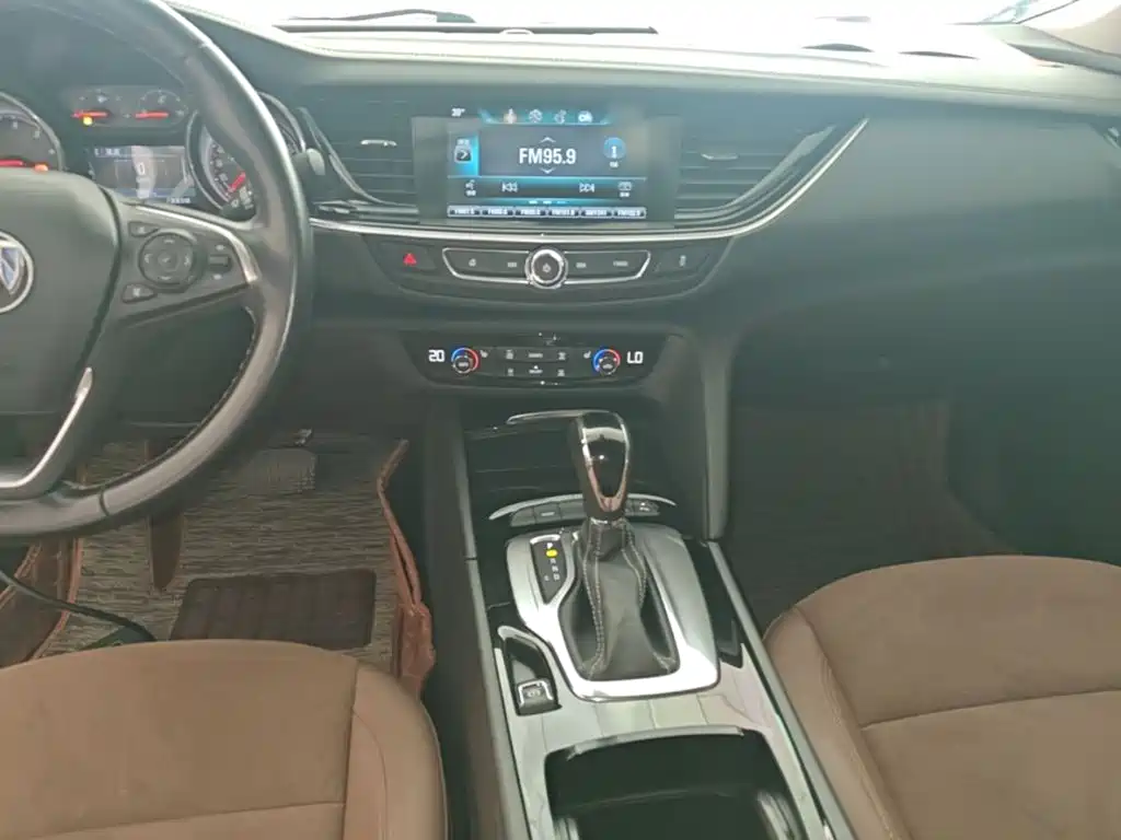 Buick Regal — фото 10