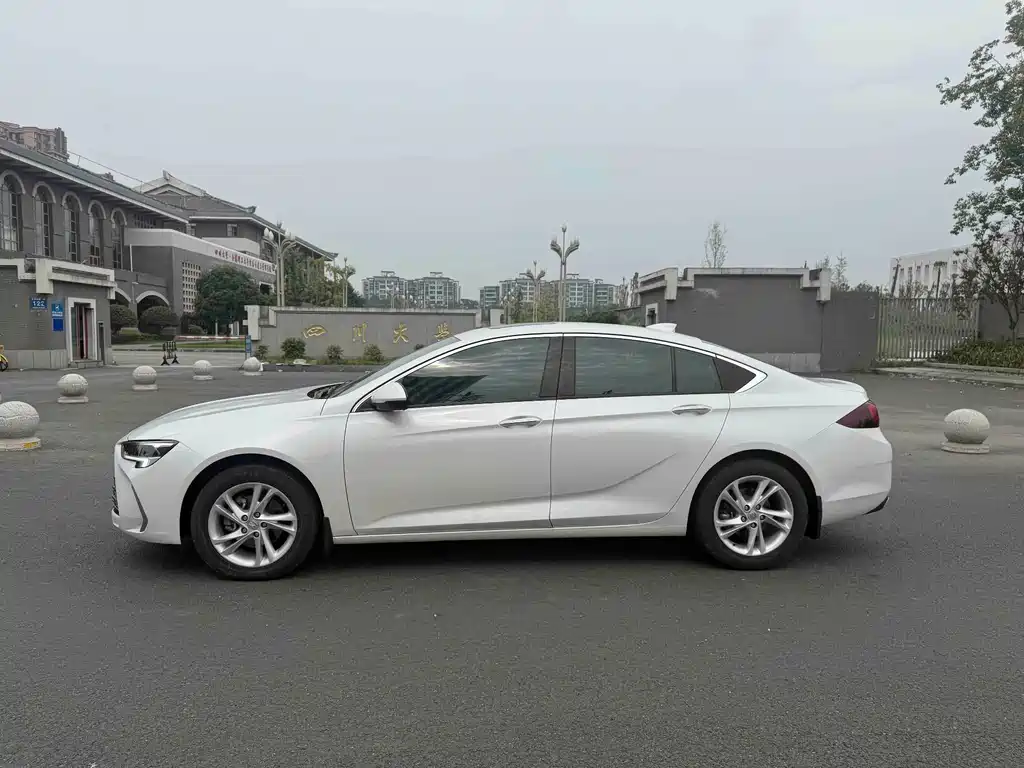 Buick Regal — фото 9