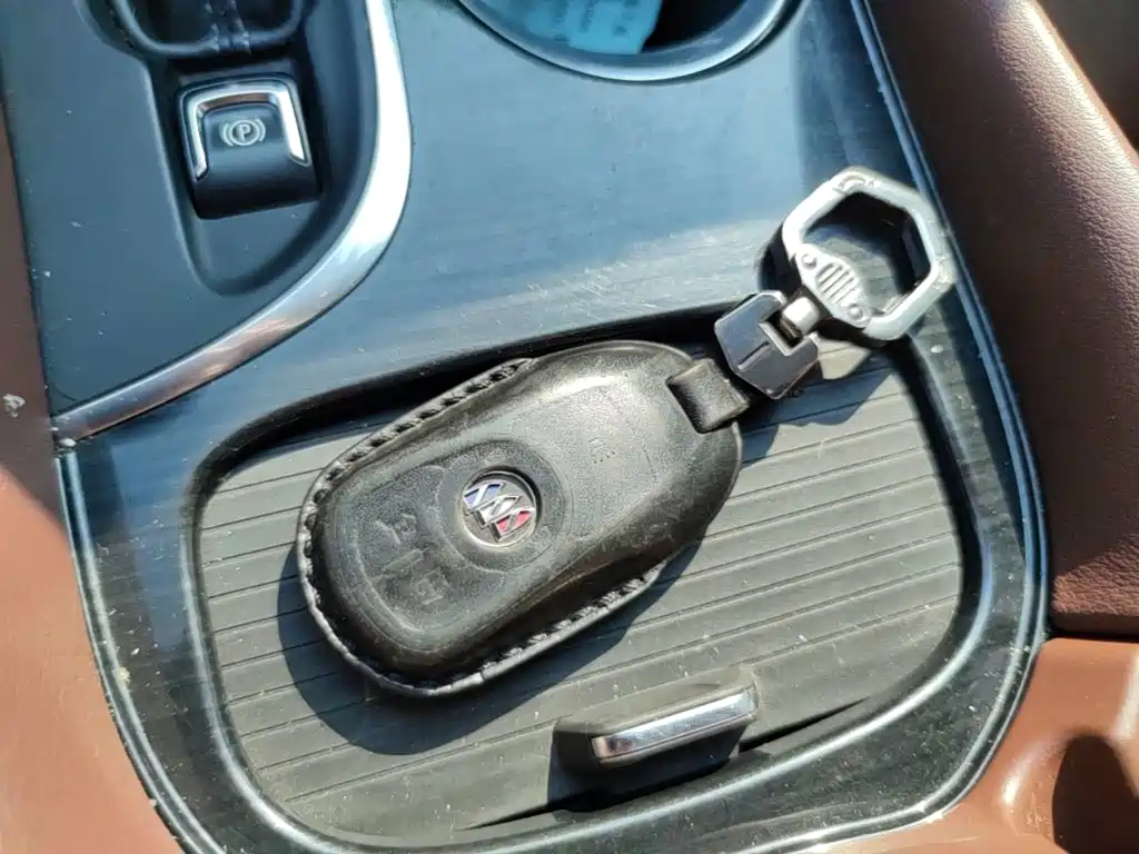 Buick Envision Plus — фото 9