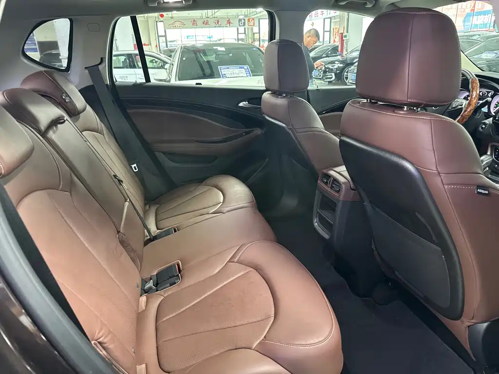 Buick Envision Plus — фото 9
