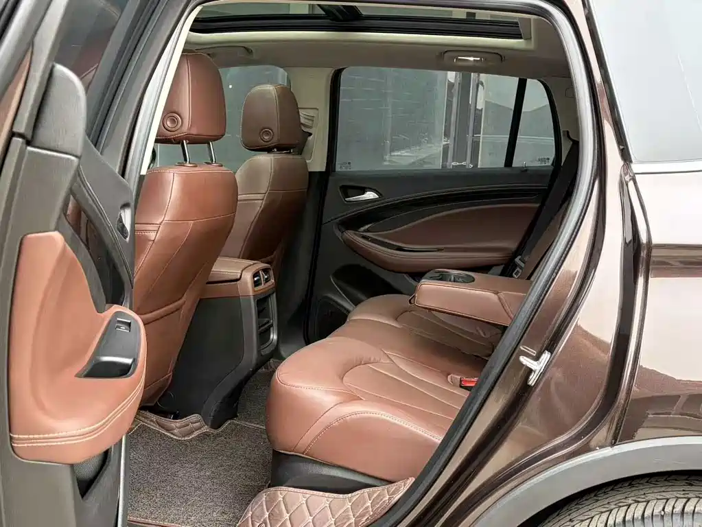 Buick Envision Plus — фото 9
