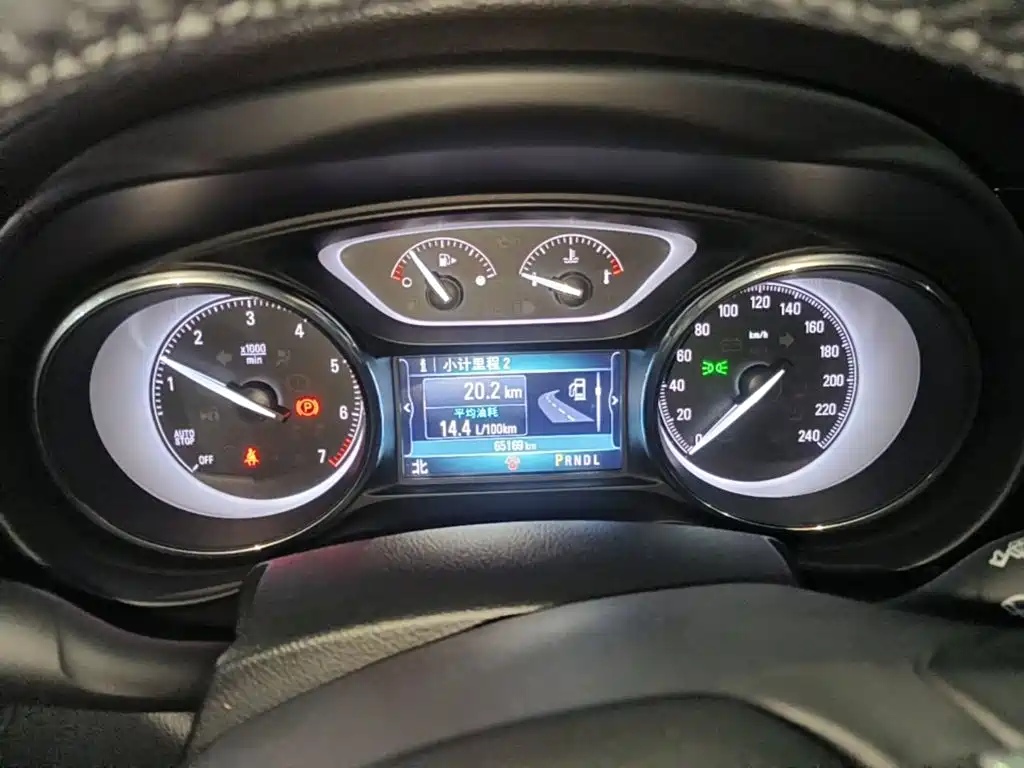 Buick Envision Plus — фото 11