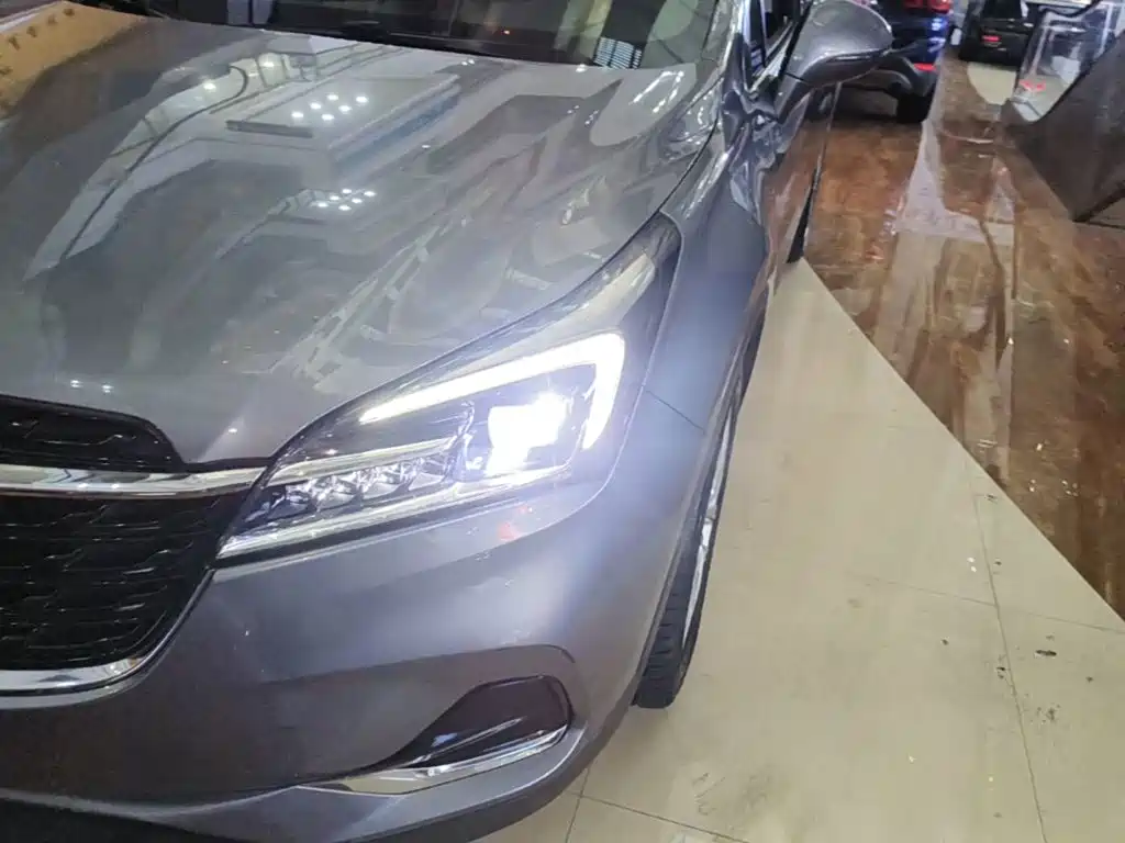 Buick Envision Plus — фото 23
