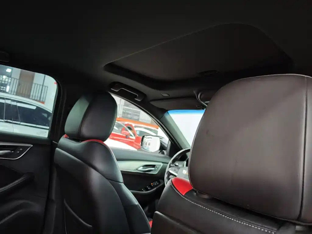 Cadillac CT5 — фото 11