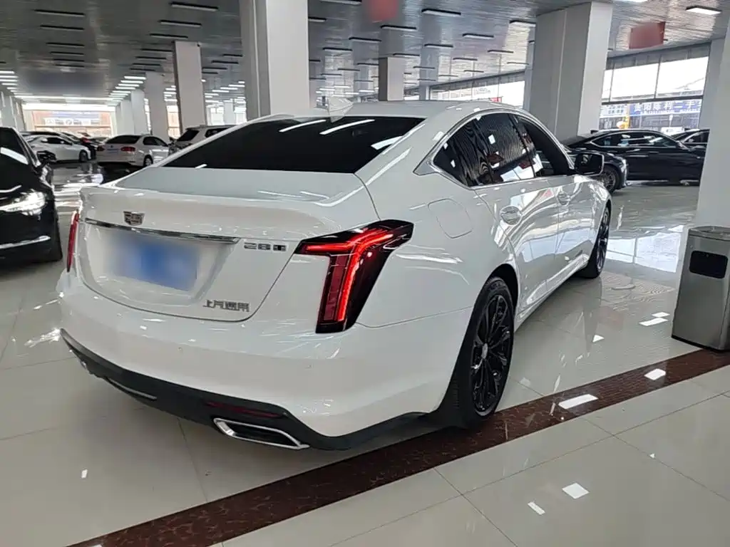 Cadillac CT5 — фото 7