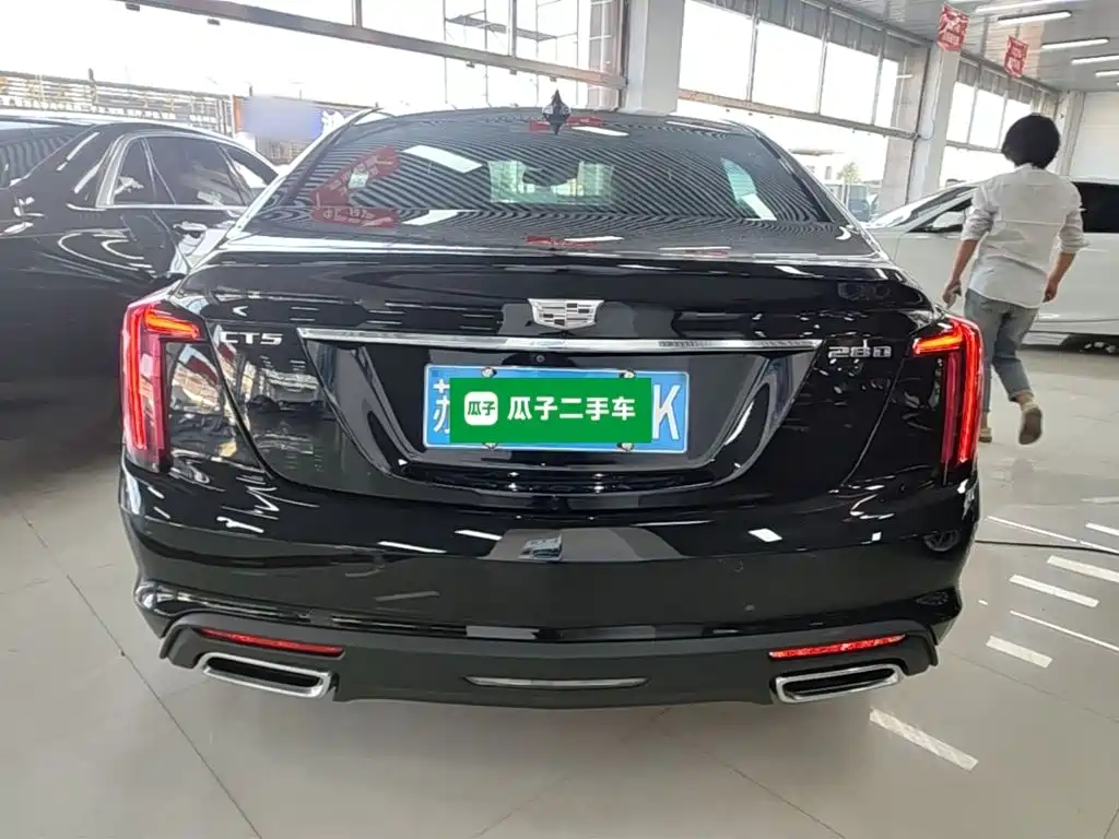 Cadillac CT5 — фото 5