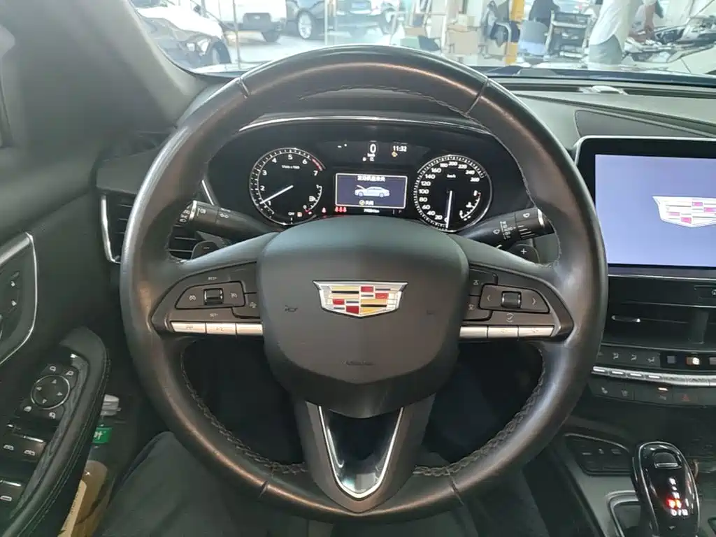 Cadillac CT5 — фото 10