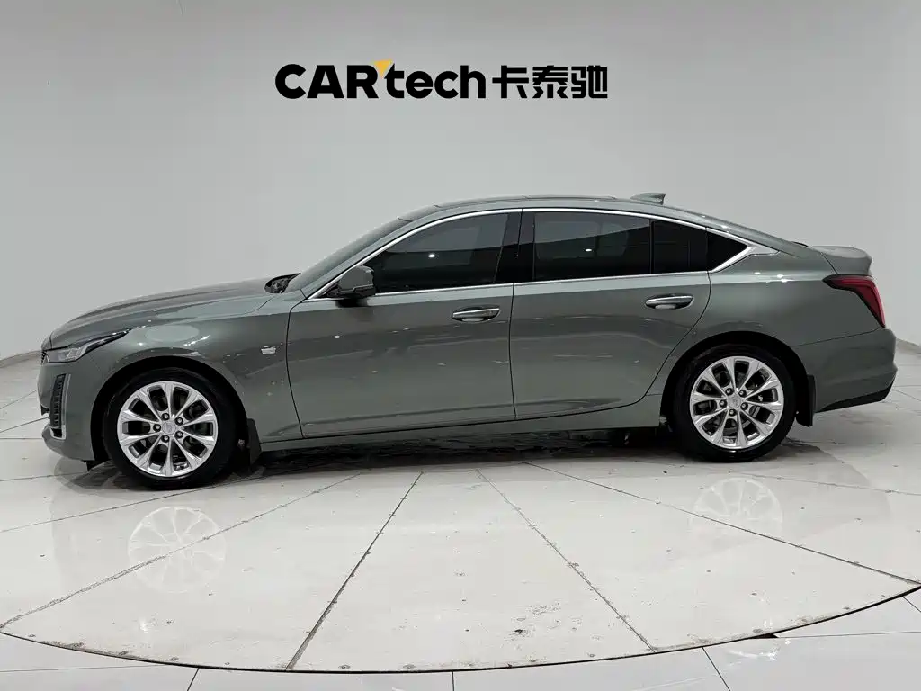 Cadillac CT5 — фото 8