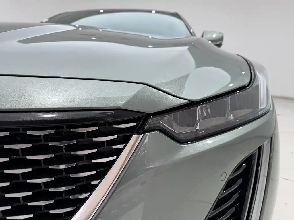 Cadillac CT5 — фото 9