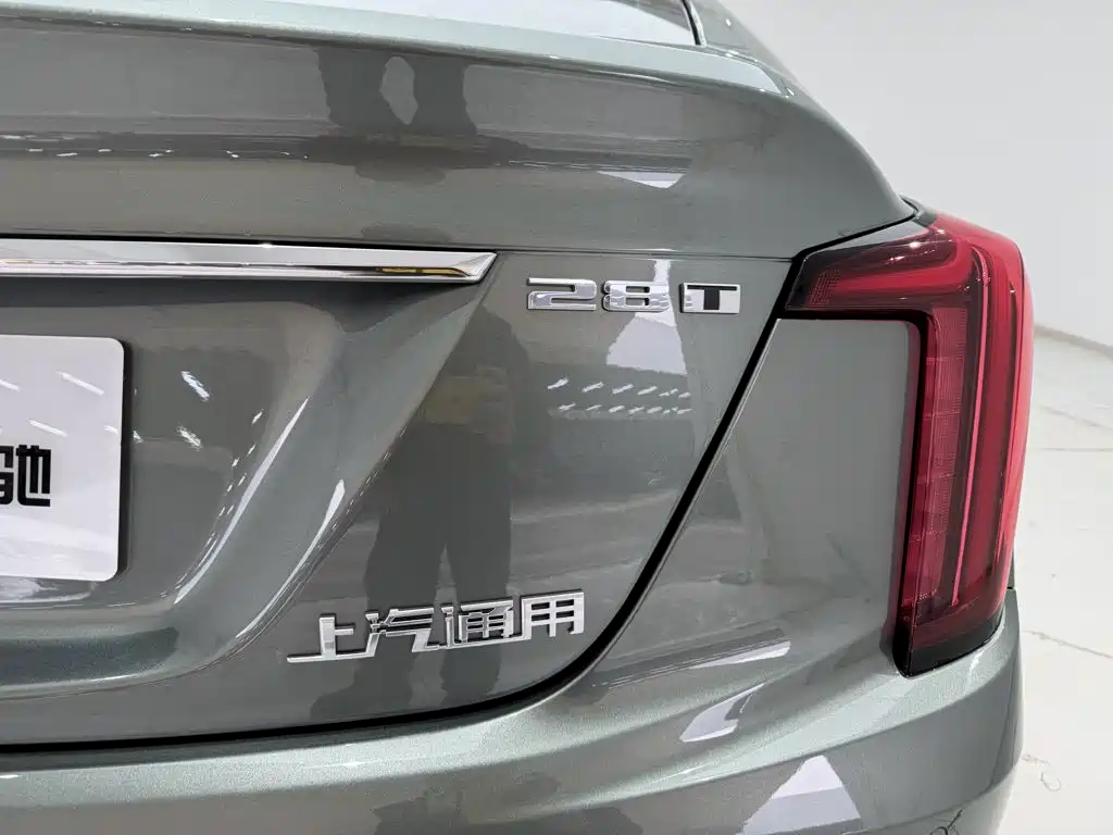 Cadillac CT5 — фото 10