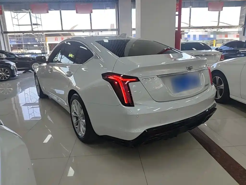 Cadillac CT5 — фото 5