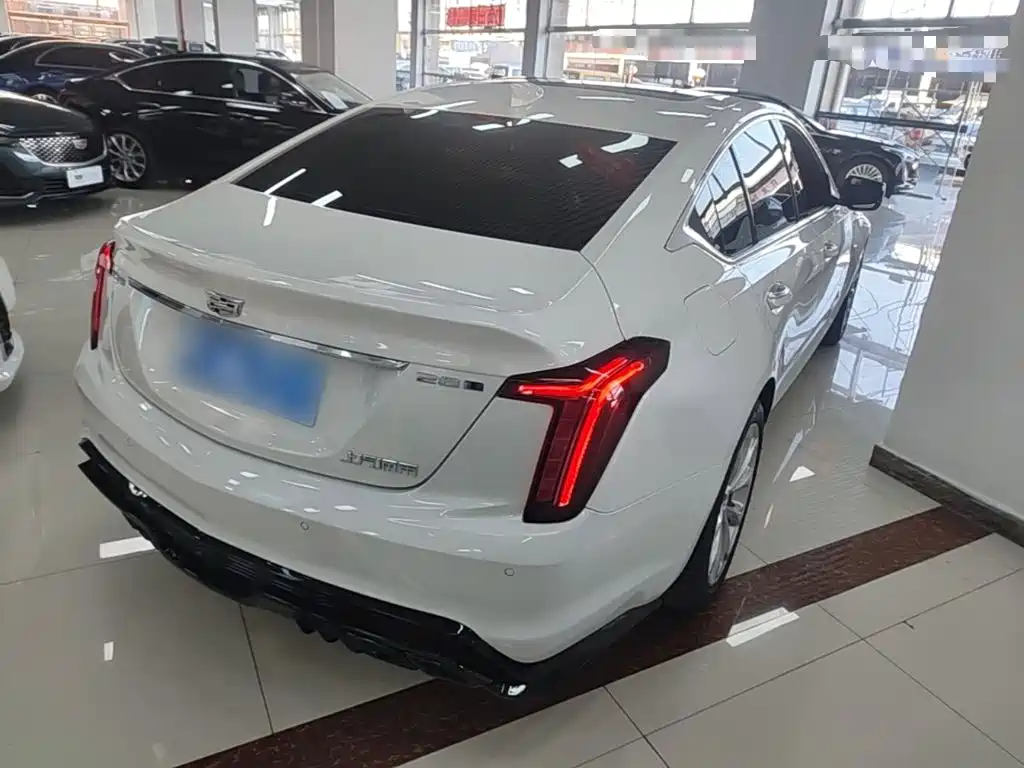 Cadillac CT5 — фото 7