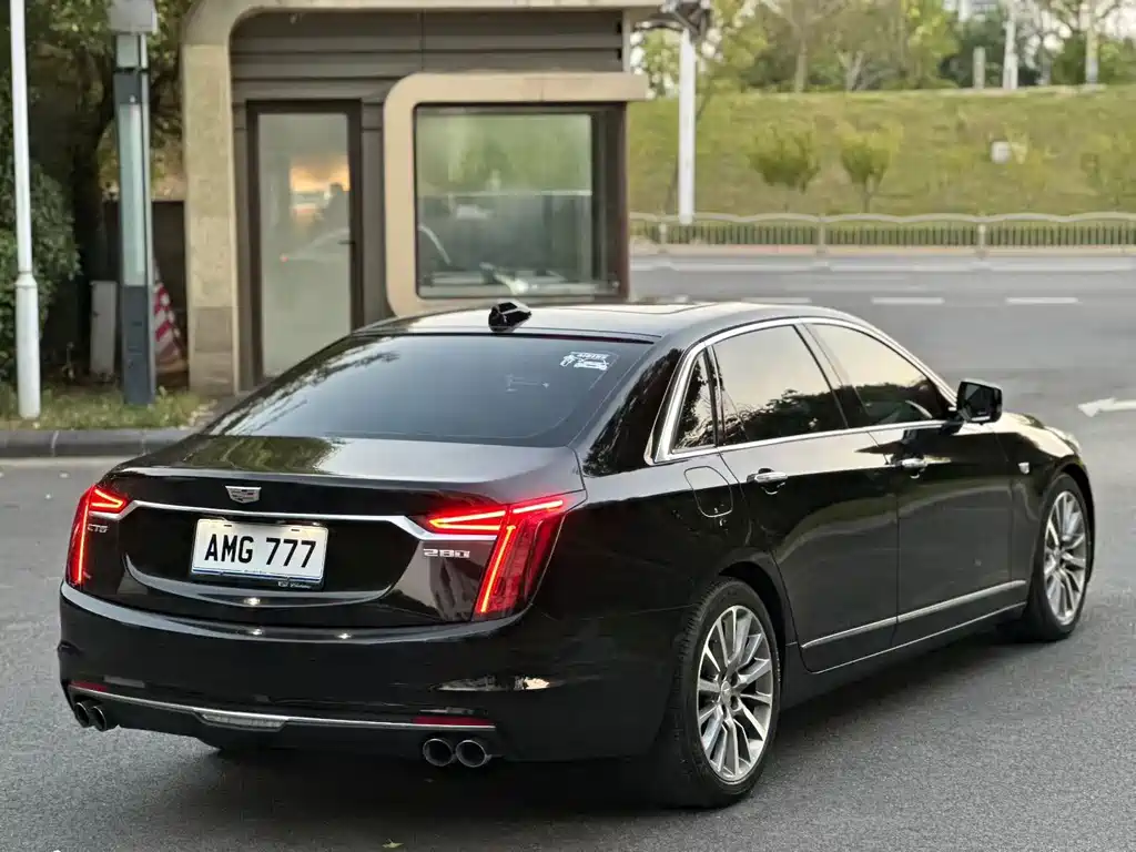 Cadillac CT6 — фото 9