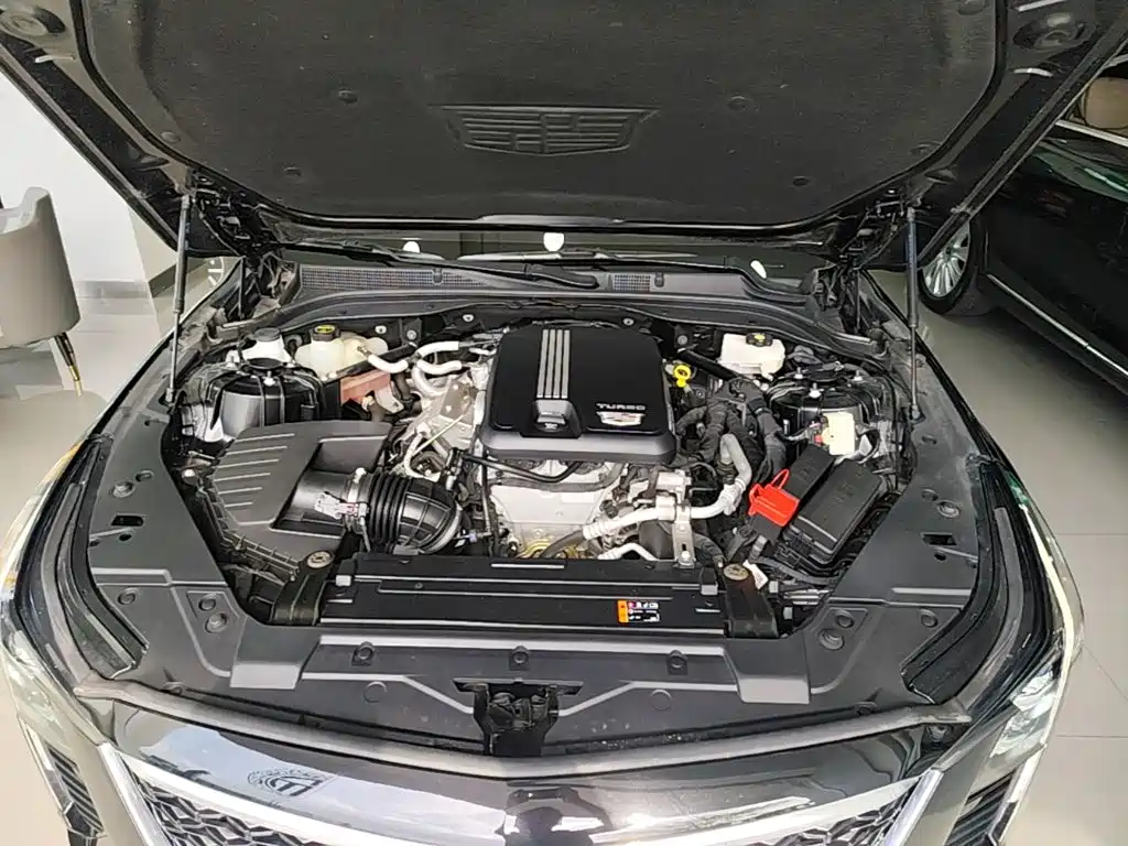 Cadillac CT5 — фото 20